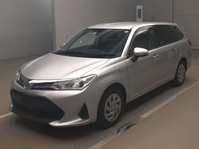 50088 Toyota Corolla fielder NKE165G 2018 г. (TAA Kantou)